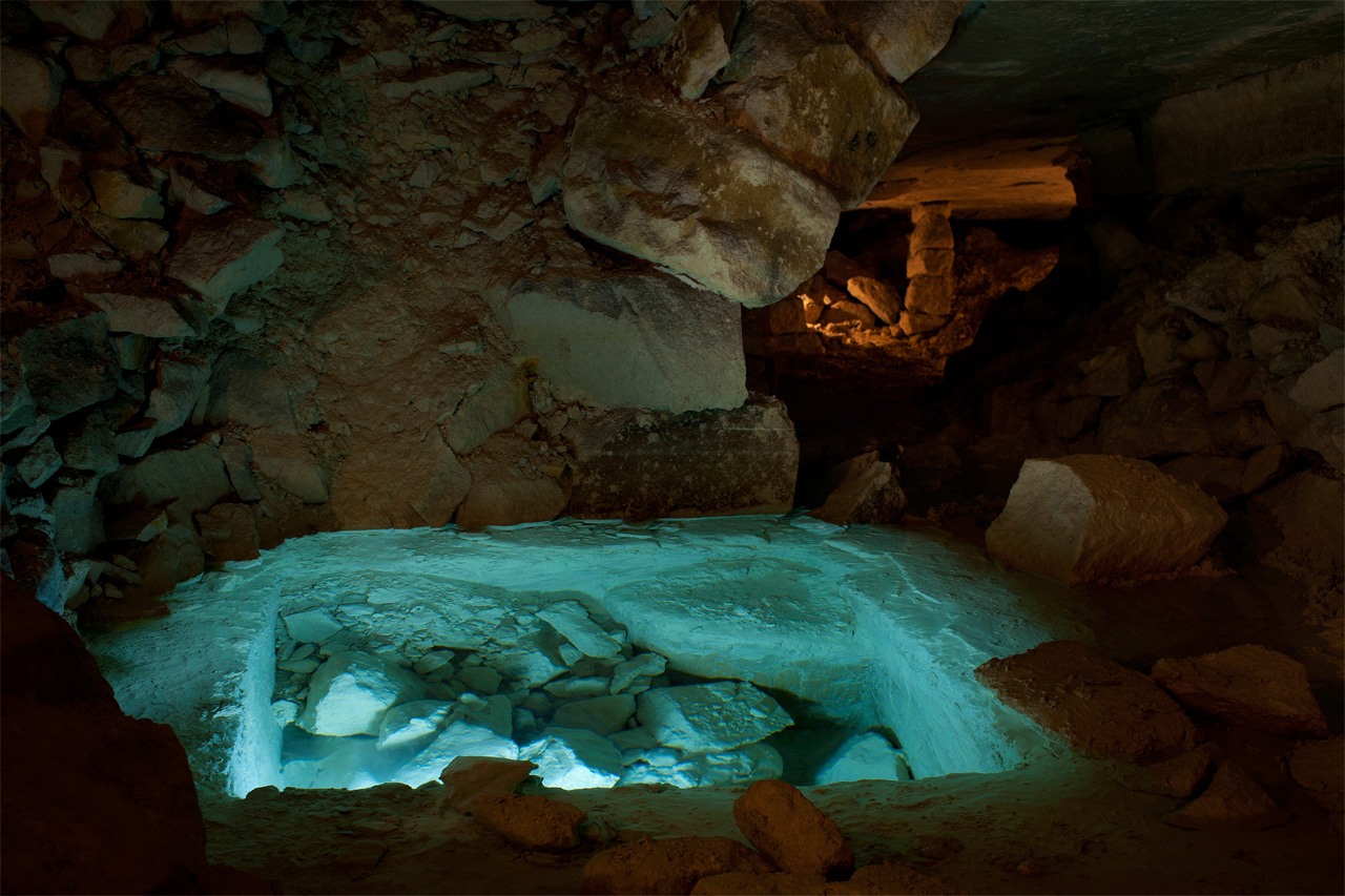 Bassin et pilier à bras - carrière souterraine de calcaire, Île-de-France