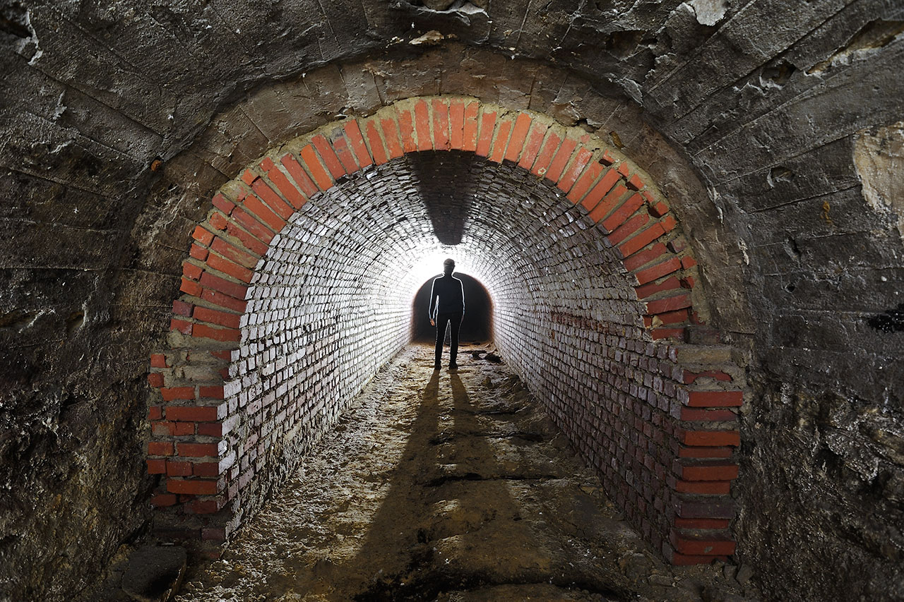 Tunnel en briques.